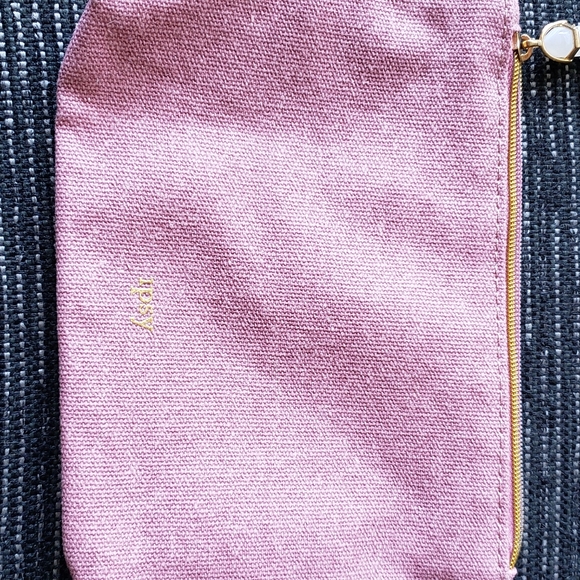 Ipsy Bag - Picture 4 of 4